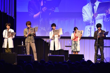 朗読劇の様子。