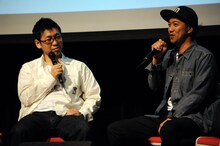 （左から）小山宙哉、コウスケ（カサリンチュ）