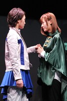 舞台「続・11人いる！東の地平・西の永遠」の1シーン。