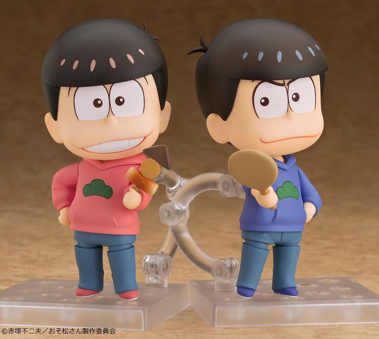 （左から）「ねんどろいど 松野おそ松」、「ねんどろいど 松野カラ松」