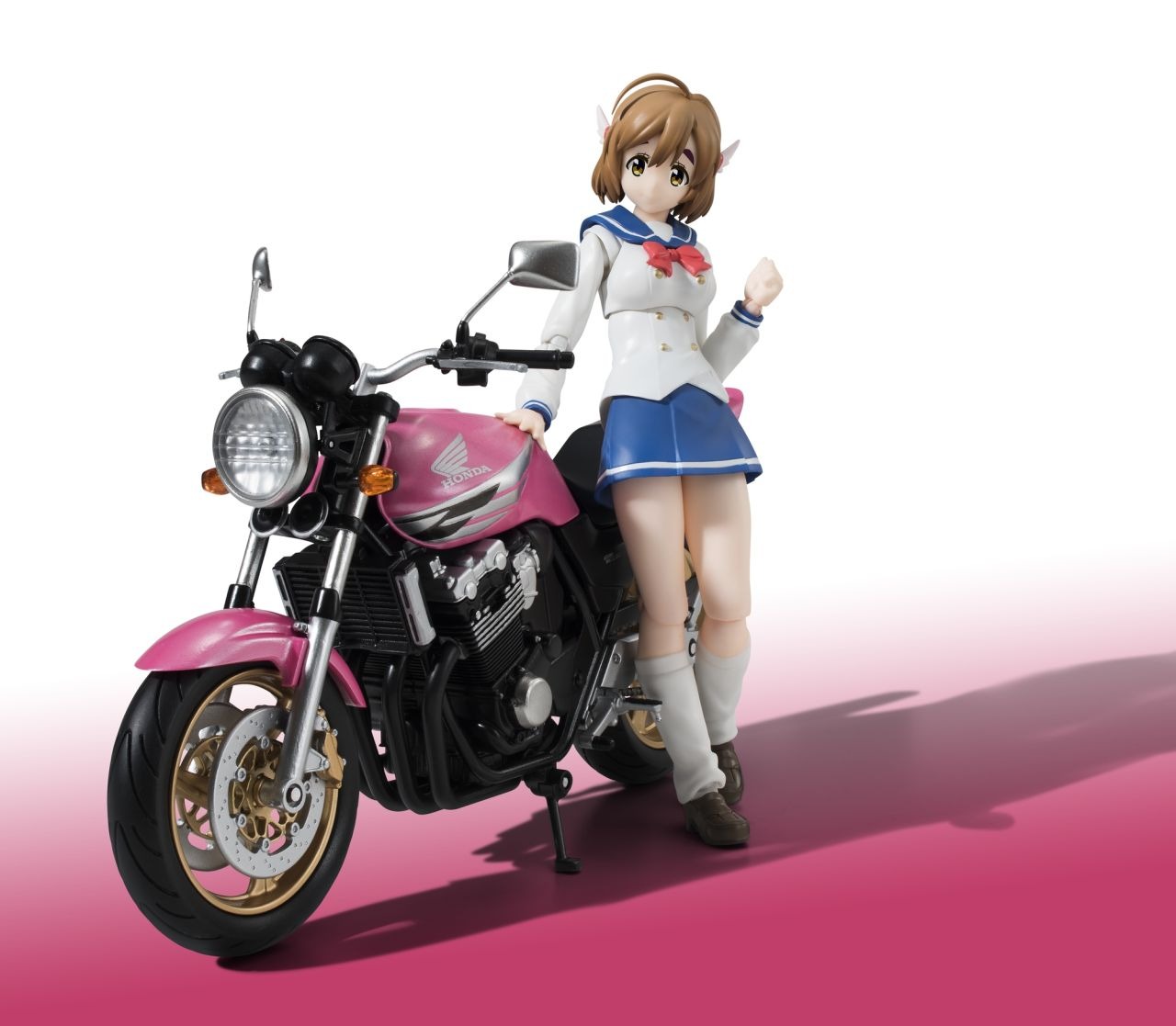 「佐倉羽音（制服）＆CB400 SUPER FOUR」