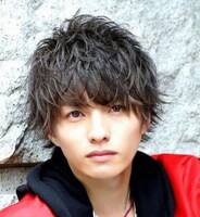 中西秀二役の小南光司。