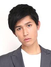 辰巳良平役の坂本康太。