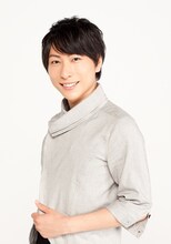 イー・ドンミョン役を演じる森嶋秀太。