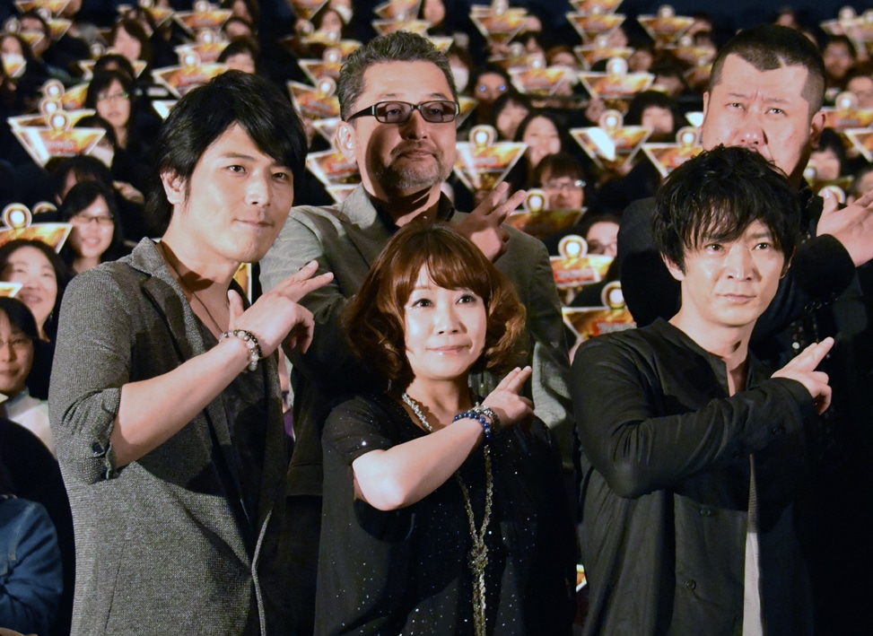 （左上から時計回りに）桑原智監督、ケンドーコバヤシ、津田健次郎、竹内順子、高橋広樹。