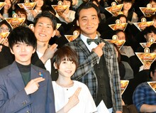 （左上から時計回りに）ジャングルポケットの太田博久、同じく斉藤慎二、花澤香菜、林遣都。