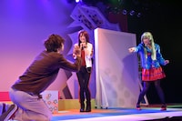 「舞台版 実は私は」公開ゲネプロの様子。