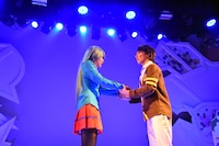 「舞台版 実は私は」公開ゲネプロの様子。