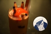 「鞭棄の蛆虫フロート」(c)丸尾末広