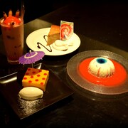 蛆虫フロートはいかが?「少女椿」カフェが代官山に、目玉パンナコッタも