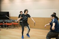 殺陣稽古を行う北村諒。