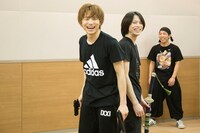 2人での殺陣稽古を行う北村諒と宮崎秋人。