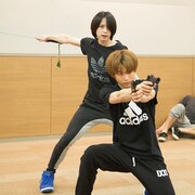 舞台「青エク」北村諒&宮崎秋人の稽古に密着!燐と雪男の対照的な殺陣に注目