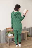 6年生モデルの着用例。