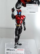 「S.H.Figuarts(真骨彫製法) 仮面ライダーカブト」