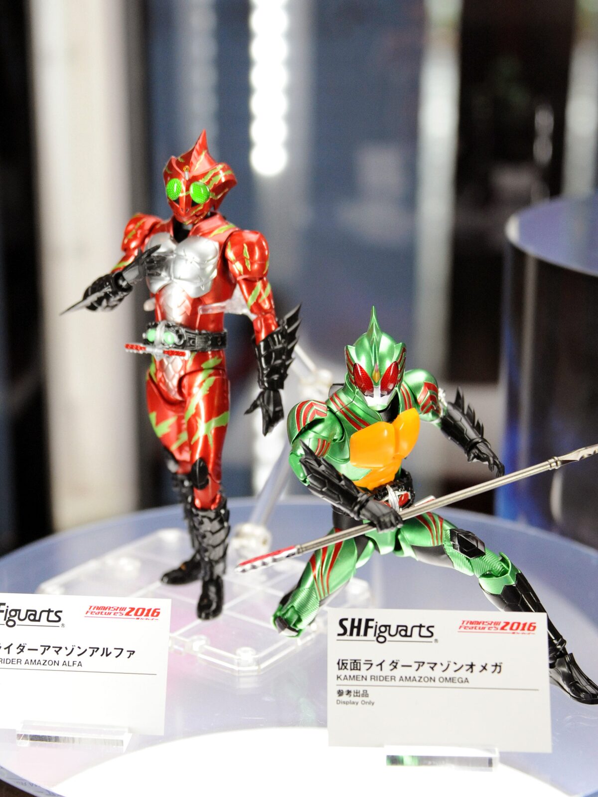 左から）「S.H.Figuarts 仮面ライダーアマゾンアルファ」、「S.H. 