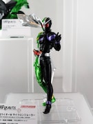 「S.H.Figuarts(真骨彫製法) 仮面ライダーW サイクロンジョーカー」