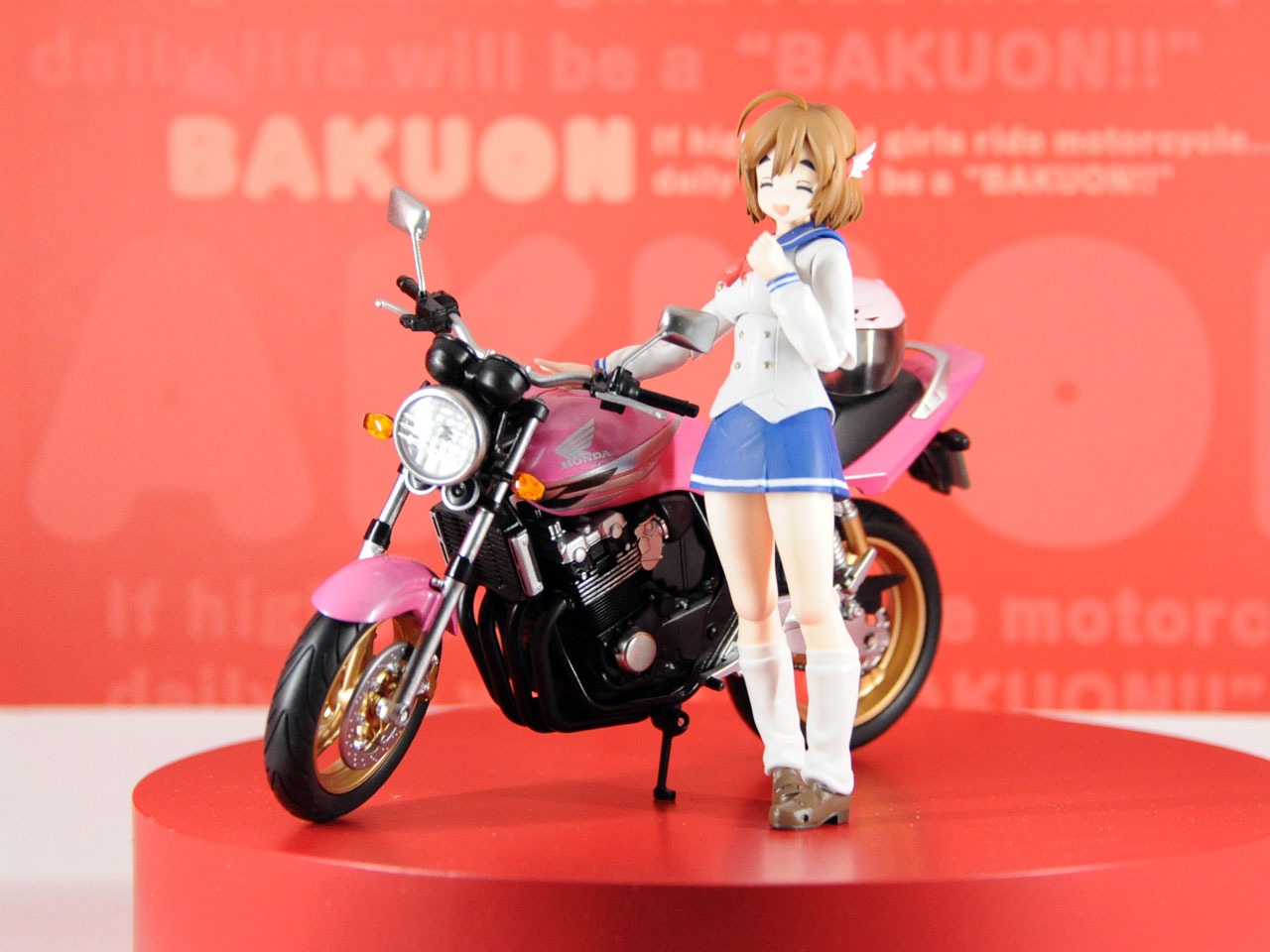 「S.H.Figuarts 佐倉羽音（制服）＆CB400 SUPER FOUR」