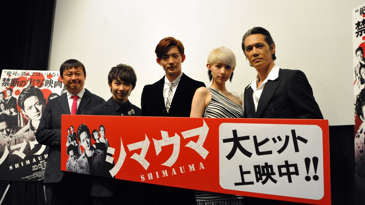 「シマウマ」初日舞台挨拶の様子。