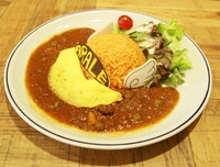 「めちゃんこかっくいー！アラレちゃんの帽子型カレー」
