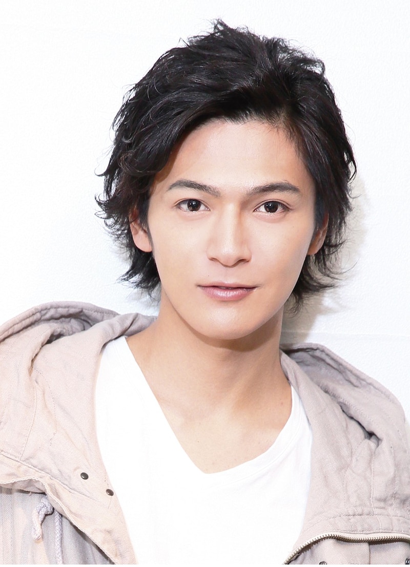 真田俊平役の上田堪大。