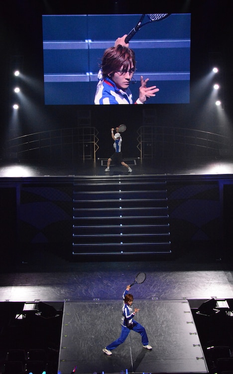 「青学の柱」での手塚国光と越前リョーマ。