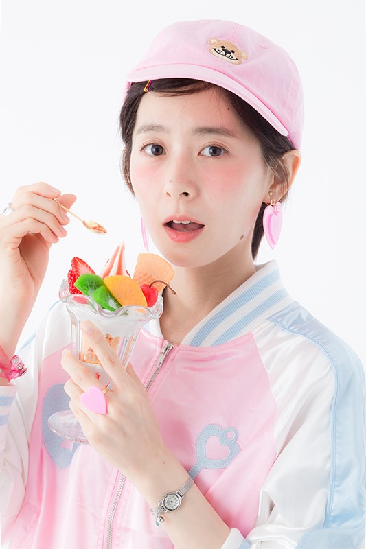 「おそ松さん」腕時計（トド松モデル）着用例