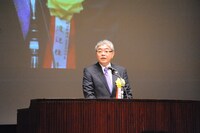 朝日新聞社社長の渡辺雅隆。