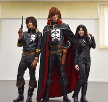 （左から）台羽正役の鈴木勤、ハーロック役の林野健志、波野静香役の伊藤えみ。