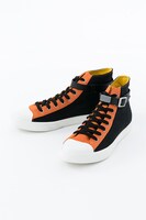 「NARUTO-ナルト- 疾風伝」うずまきナルトモデル スニーカー