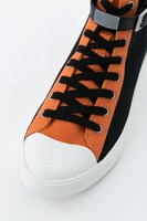 「NARUTO-ナルト- 疾風伝」うずまきナルトモデル スニーカー