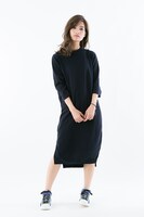 「NARUTO-ナルト- 疾風伝」うちはサスケモデル スニーカー着用画像