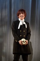 小西成弥（アイザック役）カメラマン：鏡田 伸幸・岩田えり