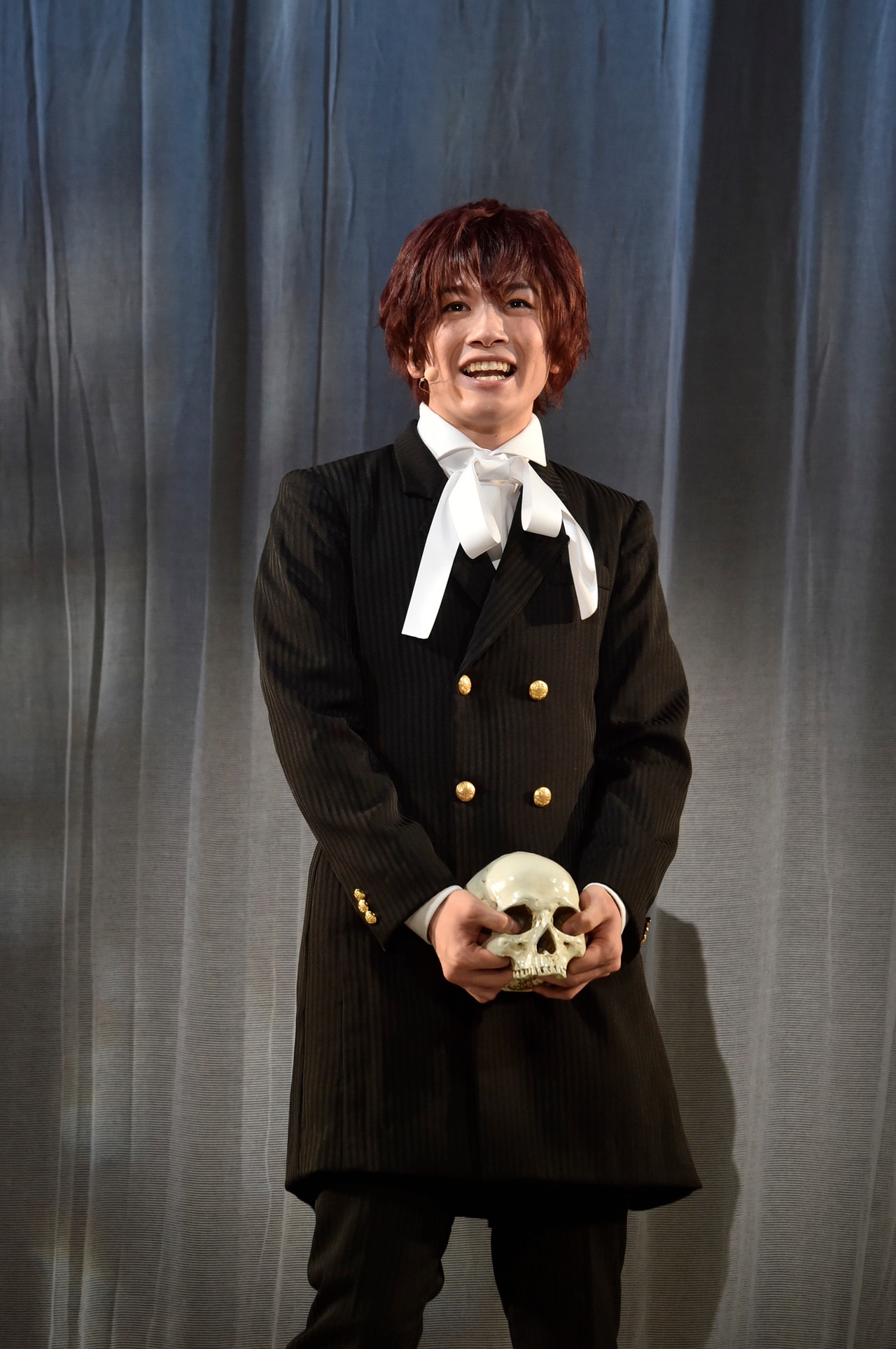 小西成弥演じるアイザック。（カメラマン：鏡田 伸幸・岩田えり）