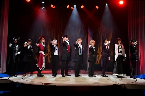 ミュージカル「魔界王子 devils and realist」より。（カメラマン：鏡田 伸幸・岩田えり）