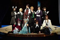 （後列左から）KEN、米原幸佑、鮎川太陽、石渡真修、法月康平、遠藤誠。（前列左から）碕理人、河原田巧也、小西成弥、松本祐一。（カメラマン：鏡田 伸幸・岩田えり）