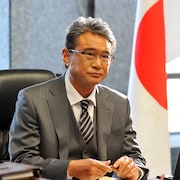 映画「デスノート」船越英一郎扮する最高裁判事が、ノートの所有者に