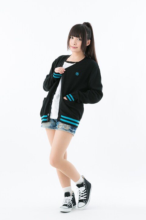 「忍たま」各学年カラーのカーディガン4種、胸元には手裏剣の刺繍