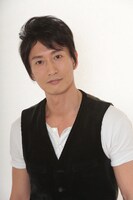 轟雷蔵役の萩野崇。