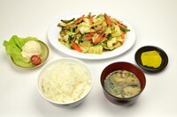 「火神がパッと作った大盛野菜炒め定食」