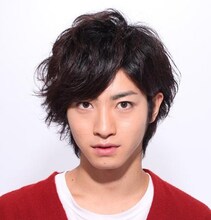 今泉俊輔役の木村達成。