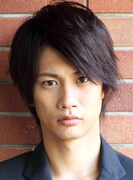 巻島裕介役の馬場良馬。