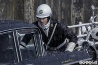 「モンタージュ 三億円事件奇譚」より、野村周平演じる川崎雄大。