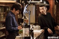 「モンタージュ 三億円事件奇譚」より、野村周平演じる川崎雄大と渋谷謙人演じる望月竜。