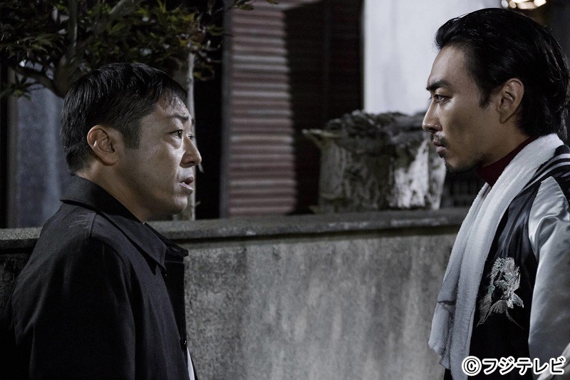「モンタージュ 三億円事件奇譚」より、香川照之演じる東海林明と渋谷謙人演じる望月竜。