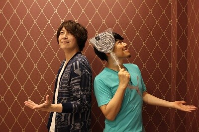 公式Webラジオ「レコメン＊アンビシャス」の第3回に出演している、（左から）小野大輔、岸尾だいすけ。