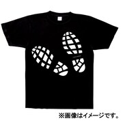 イベント会場で販売されるTシャツ。