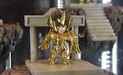 「聖闘士星矢30周年展 Complete Works of Saint Seiya」の展示の様子。