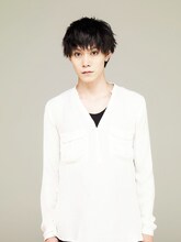 スネーク役の玉城裕規。