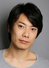 銅橋正清役を演じる兼崎健太郎。